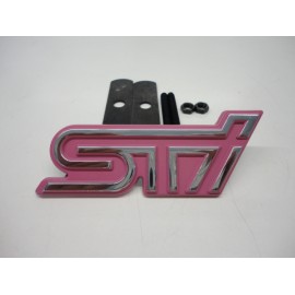 STI Emblem Kühlergrill Pink Subaru