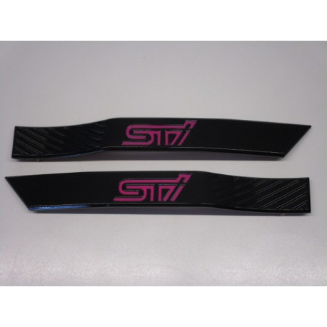 STI Kotflügel Seiten Embleme Schwarz/Pink Subaru Impreza STI 2007-2014
